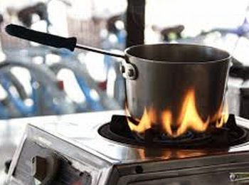 LA VOCE FUORI DAL CORO: Quando un pentolino a fuoco fa notizia in due sensi