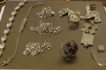 A Casale la colf ruba oggetti d’oro e soldi, presa dalla Polizia