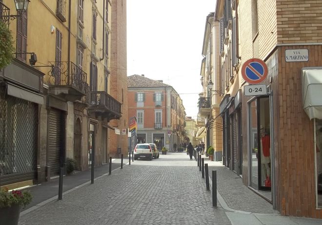 Tortona, stop alla sperimentazione: è definitivo l’ampliamento dell’isola pedonale in via Emilia nord