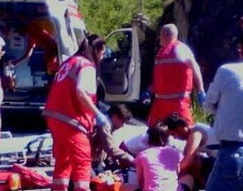 Motociclista cinquantenne fuori strada a Merana, è grave