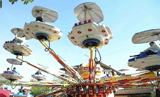 Nordafricano importuna un ragazzo tortonese al luna park. Inseguito dal padre, intervengono i carabinieri