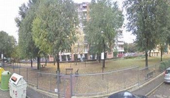 Perché il parco giochi in via Di Vittorio a Tortona è ridotto in condizioni pietose?