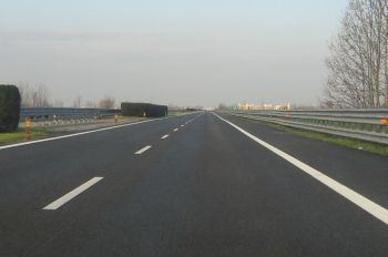 Uomo travolto e ucciso sull’autostrada alle porte di Quattordio