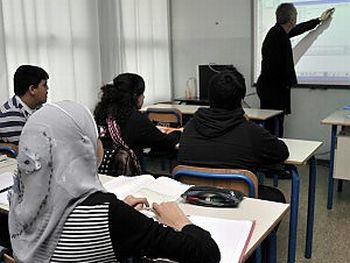 Alessandria spende 40 mila euro per insegnare 6 mesi l’italiano agli stranieri, incaricando un sindaco del biellese?