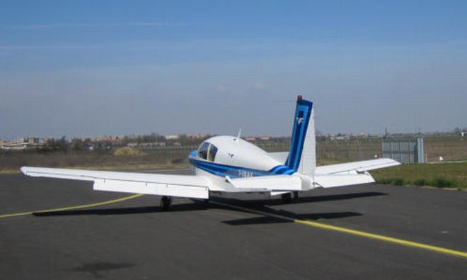 Aereo da turismo cade in fase di decollo a Casale Monferrato, 11 feriti