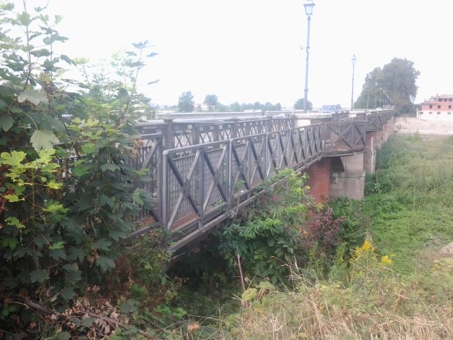 Rotture e sporcizia, abitare a Castelnuovo Scrivia è una vergogna. Le immagini