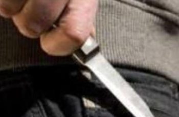Viaggia con un coltello lungo 22 cm sull’auto, denunciato