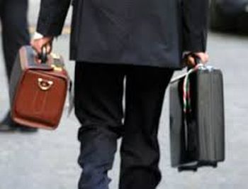 Tortona, il Comune ha trovato 17 giovani disposti a lavorare gratis per un anno insieme agli assessori