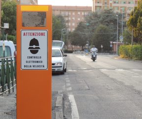 Strade di Tortona usate come piste di formula 1, il Comune installa sei dissuasori di velocità