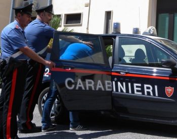 I carabinieri di Alessandria arrestano un uomo e denunciano altre due persone