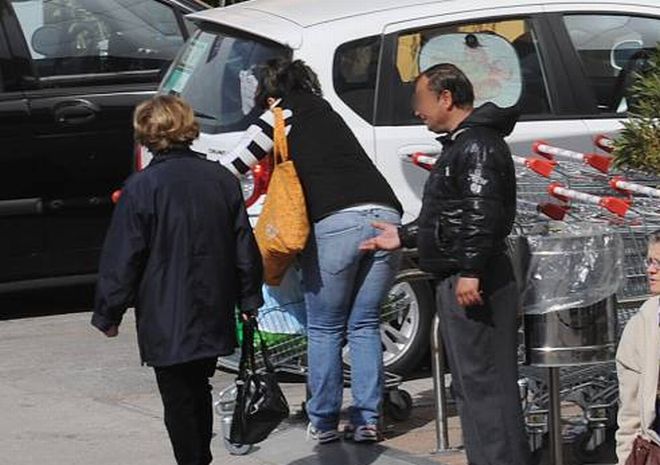 Stranieri, mendicanti e abusivi in ogni dove a Tortona, il prefetto venga a vedere prima di parlare