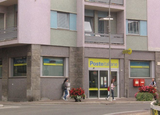 In coda sotto sole all’Ufficio Postale di Tortona. Bani: “Ma davvero non si può fare nulla?”