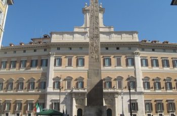 Non scherziamo, fare il politico è  un lavoro serio eccome!