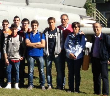 Gli studenti del Marconi  in visita alla base militare di Cameri