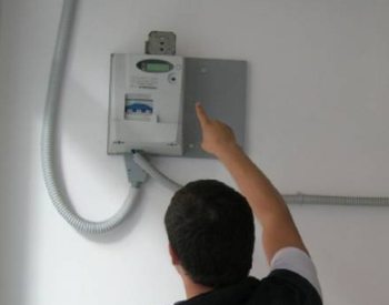 Barista alessandrino “tarocca” i consumi dell’Enel con un magnete sul contatore