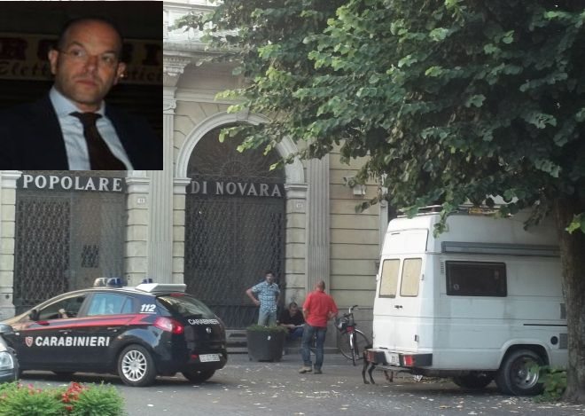 Strani assembramenti in piazza Gavino Lugano, chissà che i profughi non riescano a cambiare qualcosa…