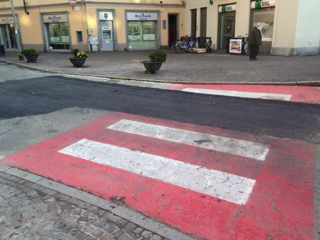 Nuove strisce pedonali a Tortona