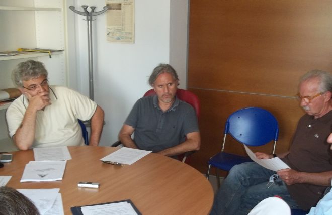 Tortona, la minoranza “picchia i pugni” in Comune contro un consiglio fatto senza rispettare i passaggi