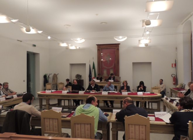 Il Comune approva la fusione Atm/Asmt, defezioni nella maggioranza che però vince