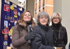 Martedì a Tortona le socie del Lions danno gli occhiali a chi ne ha bisogno