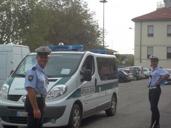 Spazzamento strade a Casale, al via i controlli sulle auto in sosta nelle ore notture