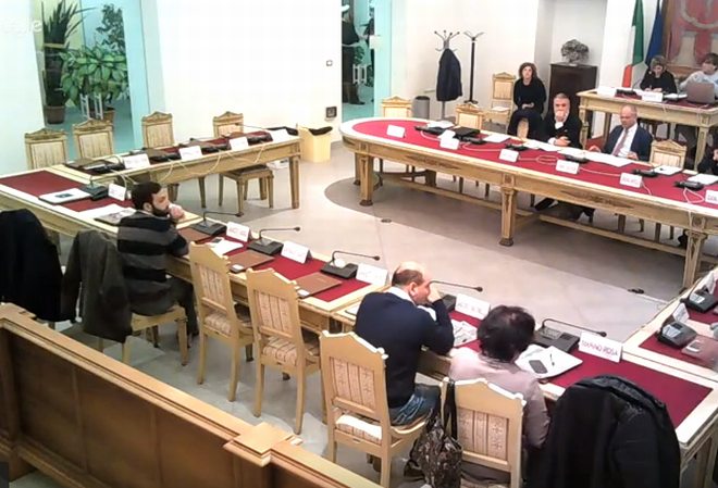 Martedì si riunisce il Consiglio comunale di Tortona per parlare di scuola, nomadi e illuminazione pubblica