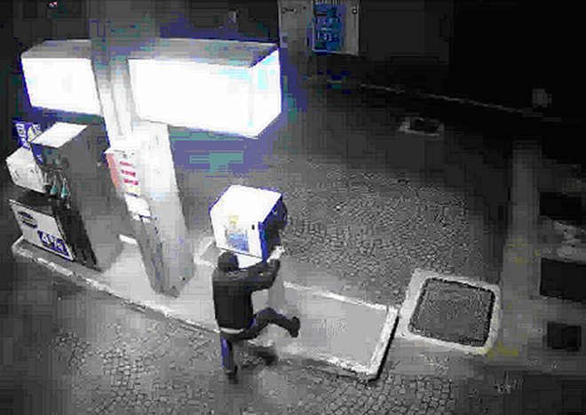 L’Unità gamma di Tortona sventa un furto al distributore di benzina. Ecco il ladro