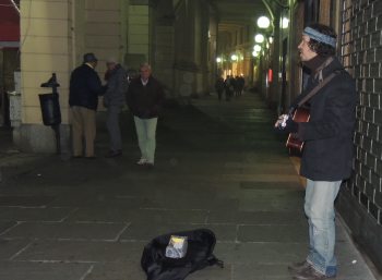 La voce fuori dal coro: Vergognoso falso buonismo di tanti tortonesi verso chi sta peggio