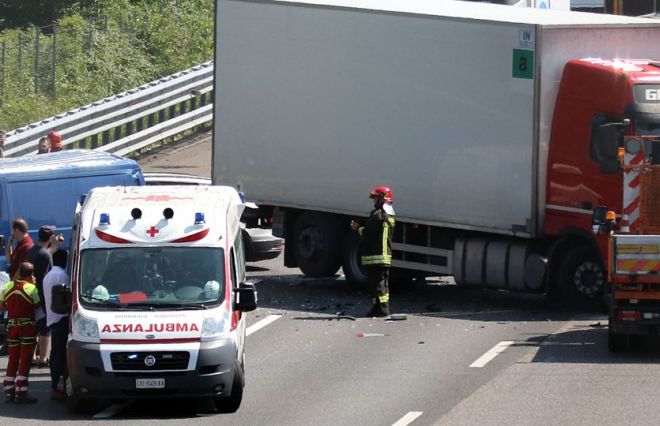 Schianto fra camion e auto sull’ A/21 tra Felizzano e Alessandria, muore un uomo