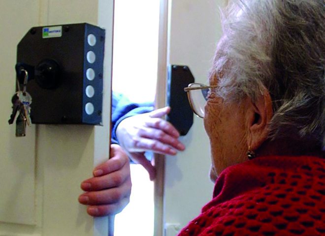 La Polizia lancia l’allarme: “Anziani attenti alle truffe, ecco alcuni consigli”