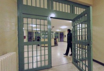 Alessandria, straniero in carcere aggredisce un poliziotto. Sciaudone: “Nessuna solidarietà, perché?”