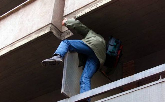 Tre abitazioni svaligiate in pieno giorno a Castelnuovo Scrivia, ingente il bottino