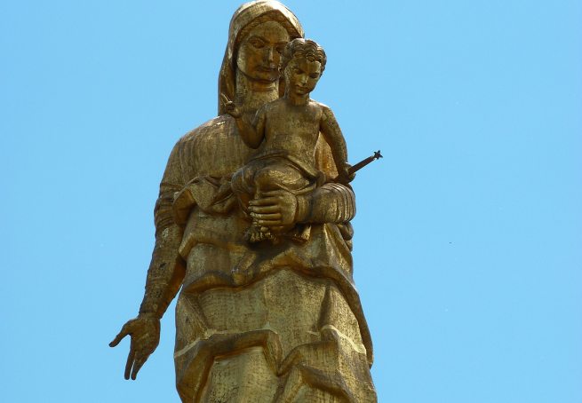 Si rifà il manto dorato della Madonna della Guardia e lo pagheranno i tortonesi