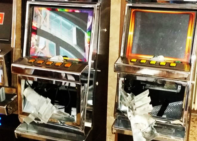 Alessandria, finge la rapina al suo bar per rubare mille euro dai Videopoker