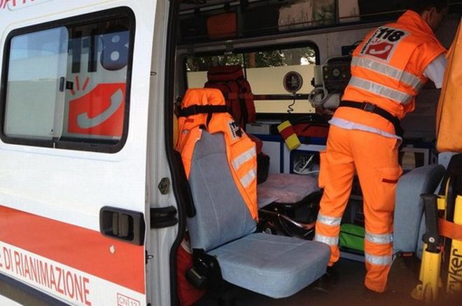Pontecurone, incidente lungo la statale 10, una donna rimane ferita