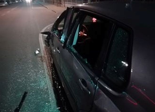 Tortona, gravemente danneggiata in pieno giorno l’auto del sindaco di Pontecurone. Incidente, atto intimidatorio o vendetta?