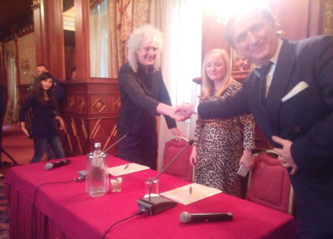 Brian May chitarrista dei Queen intervistato da un nostro lettore, il filosofo Sergio Bevilacqua