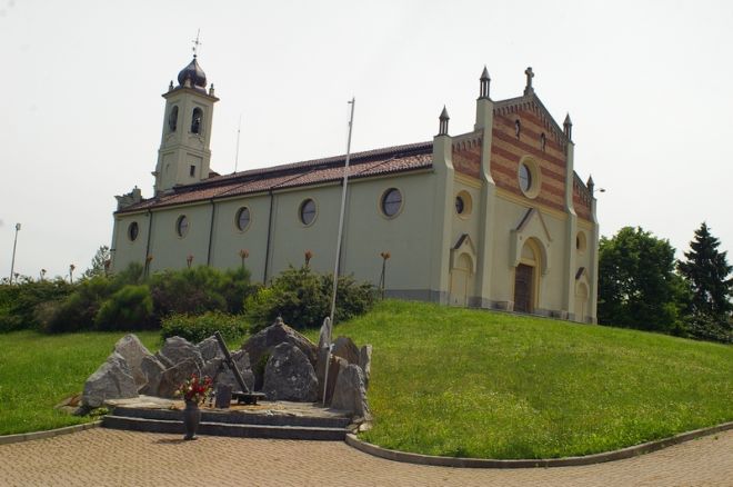 A Coniolo sabato il  gruppo  alpini consegna un Defibrillatore