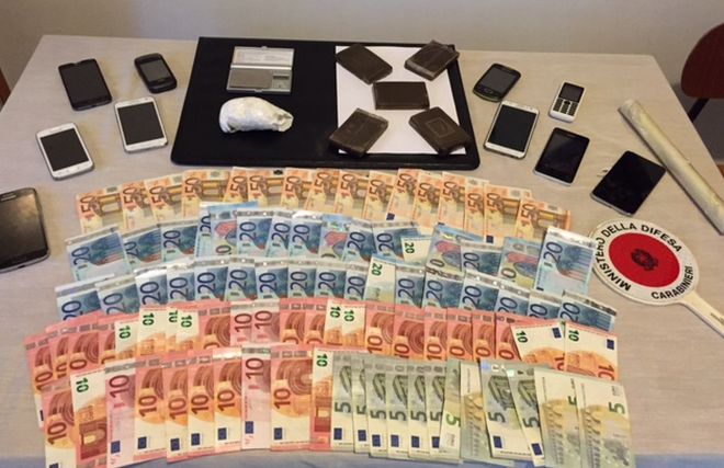 I carabinieri di Alessandria sequestrano droga e soldi ad un marocchino