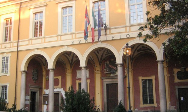 Chiude il Carrefour a Castelnuovo Scrivia, l’opposizione preoccupata per i posti di lavorio chiede un consiglio comunale