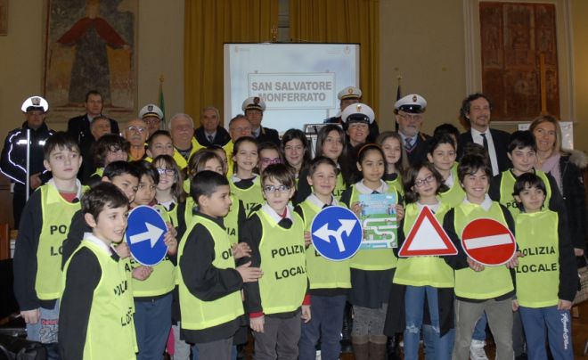 A San Salvatore Monferrato si studia l’educazione stradale con le figurine