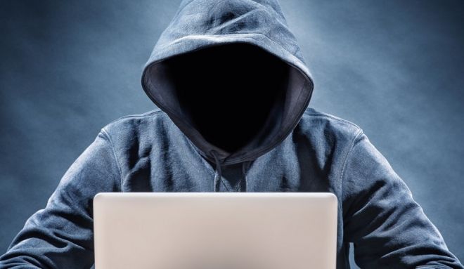 Giovedì a San Bartolomeo un incontro pubblico per genitori e docenti per metterli in guardia sui pericoli delle rete per i ragazzi