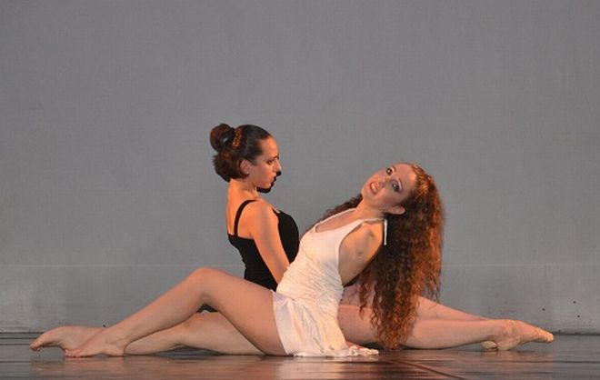 A Tortona lunedì danza gratis la ballerina senza braccia Simona Atzori