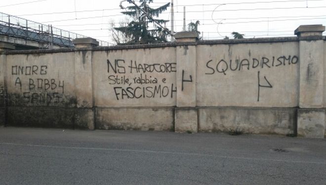 Scritte di stampo fascista a Casale, l’Anpi protesta