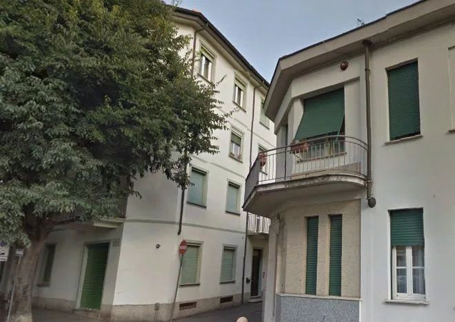 Stop alla caduta di calcinacci dal condominio Dellachà di Tortona