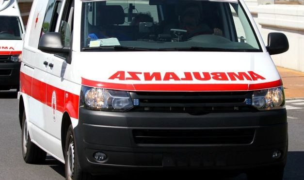 Alessandria, donna precipita dal balcone dell’Università e muore