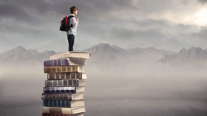 Venerdì a Novi Ligure torna la “Torre di carta” con Tutti i giorni è così di Roberto Centazzo