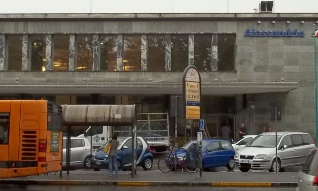 Problemi alla stazione di Alessandria per un treno coi freni surriscaldati