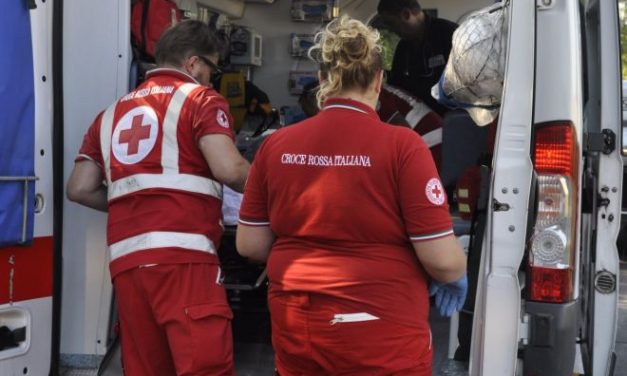 Ragazzo cade dalla moto a Sanremo ed è in prognosi riservata