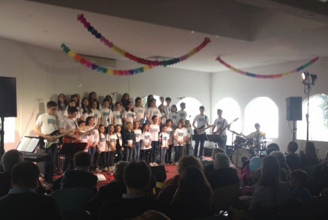 Tanti giovani allo Chalet castello di Tortona